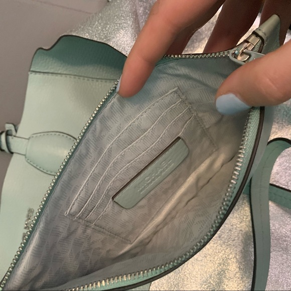 Robins Egg Blue REVERSIBLE Michael Kors Purse - Picture 8 of 8